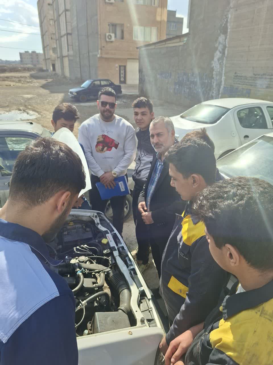 تعمیر موتور و برق خودرو